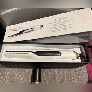 ghd Duet Style White and Black Hair Styler